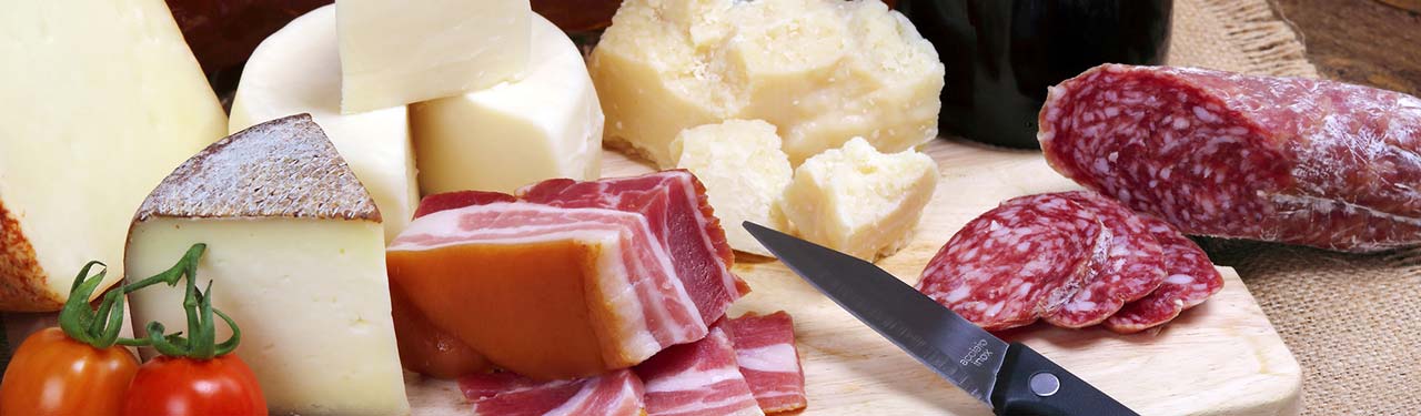 Kmečka hiša z značilnimi izdelki